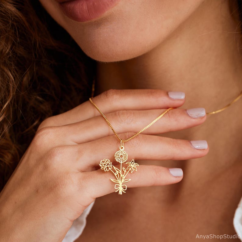 Custom Birth Flower Bouquet Necklace
